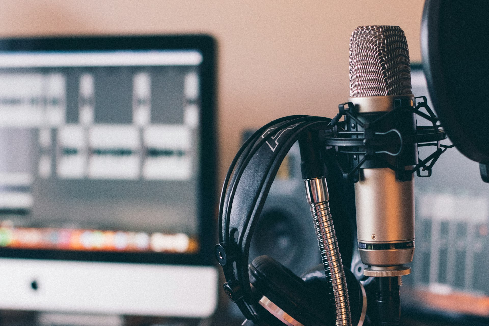 Podcast microphone setup